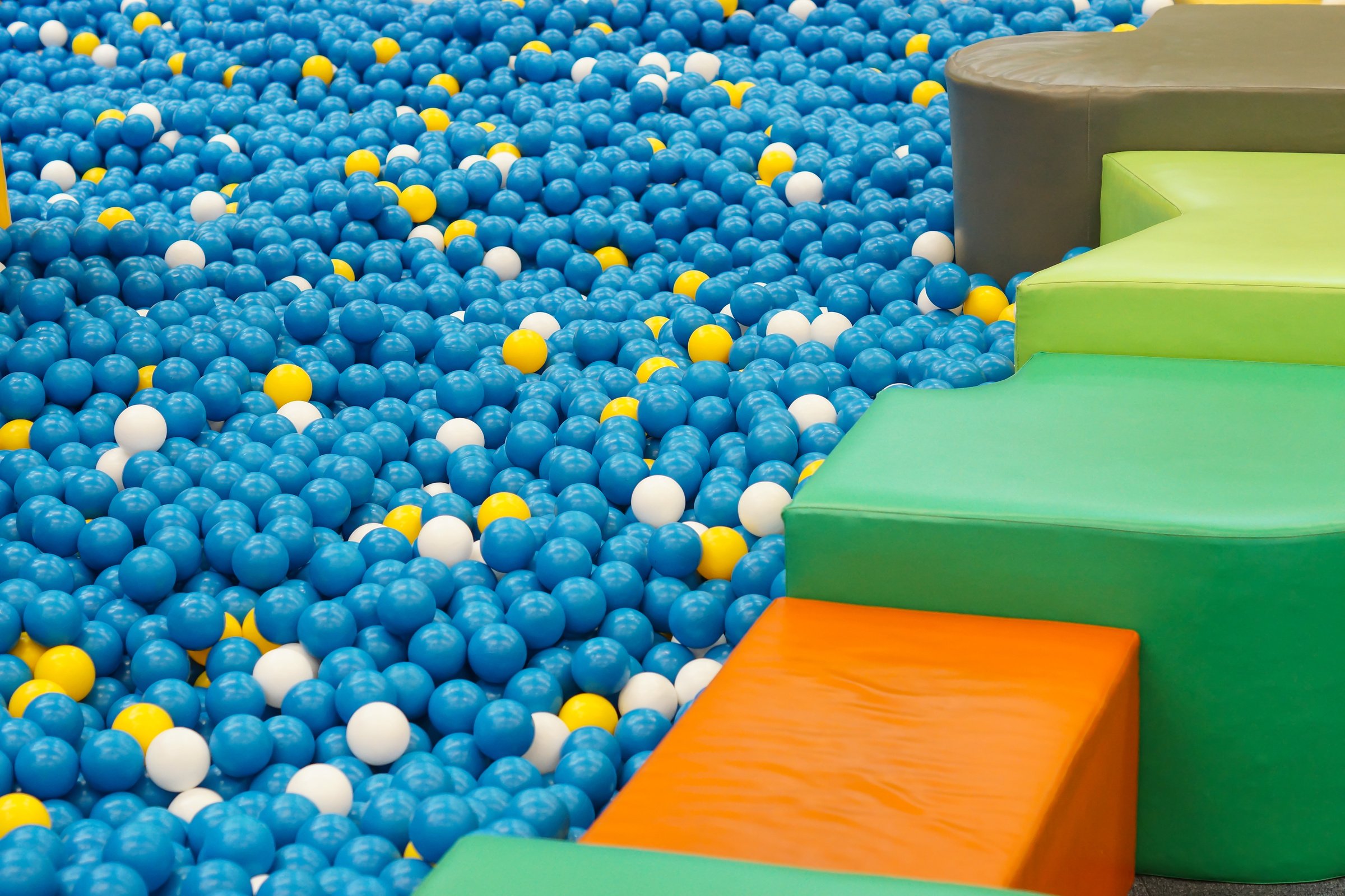 Ball pit for kids